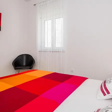 Appartement Modern Eingerichtete Ferienwohnung Mit Panoramablick Auf Das Meer - B43789