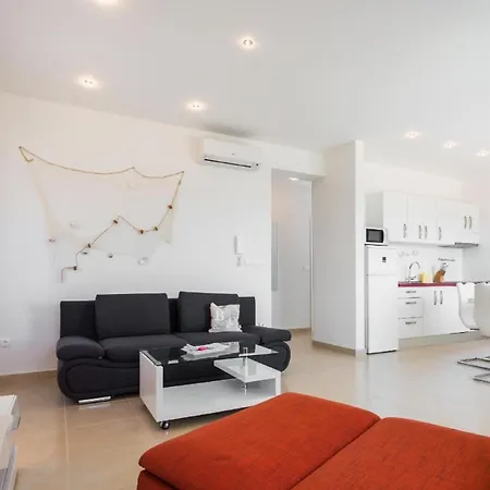 Appartement Modern Eingerichtete Ferienwohnung Mit Panoramablick Auf Das Meer - B43789 Marusici (Split-Dalmatia)